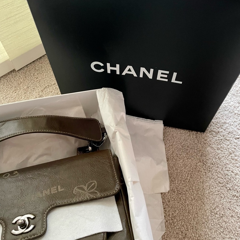 Chanel Mademoiselle Graffiti Flap coco handbag - Picture 11 of 14
